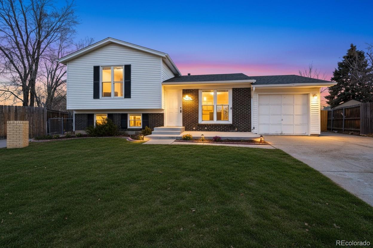 Kingsborough Aurora Home | MLS #: 69608272680 S Mobile Way, Aurora Beds: 3 Baths: 2 Price: $439,000