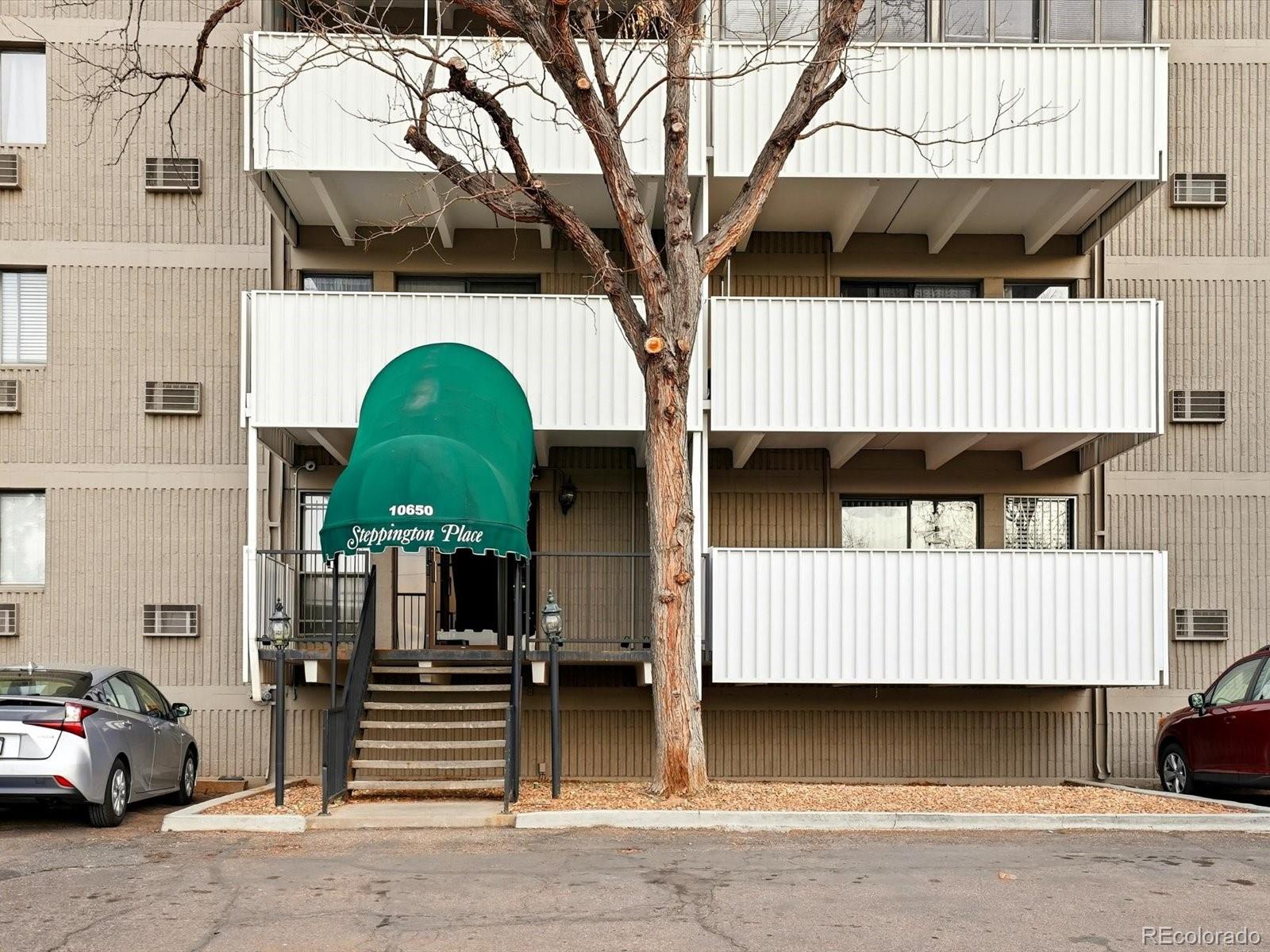 Steppington Place Aurora Condo / Townhome | MLS #: 572168710650 E Tennessee Avenue 403, Aurora Beds: 2 Baths: 2 Price: $189,900