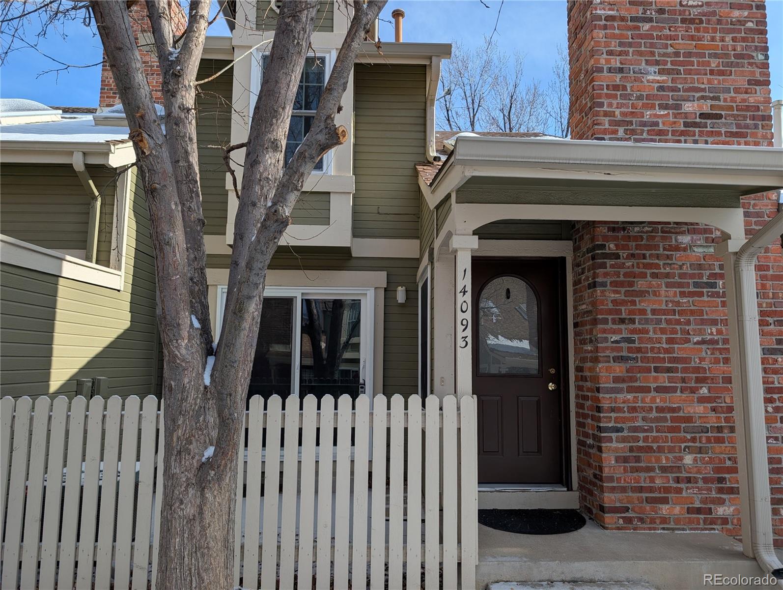 14093 e radcliff circle, Aurora sold home. Closed on 2026-04-14 for $338,000.