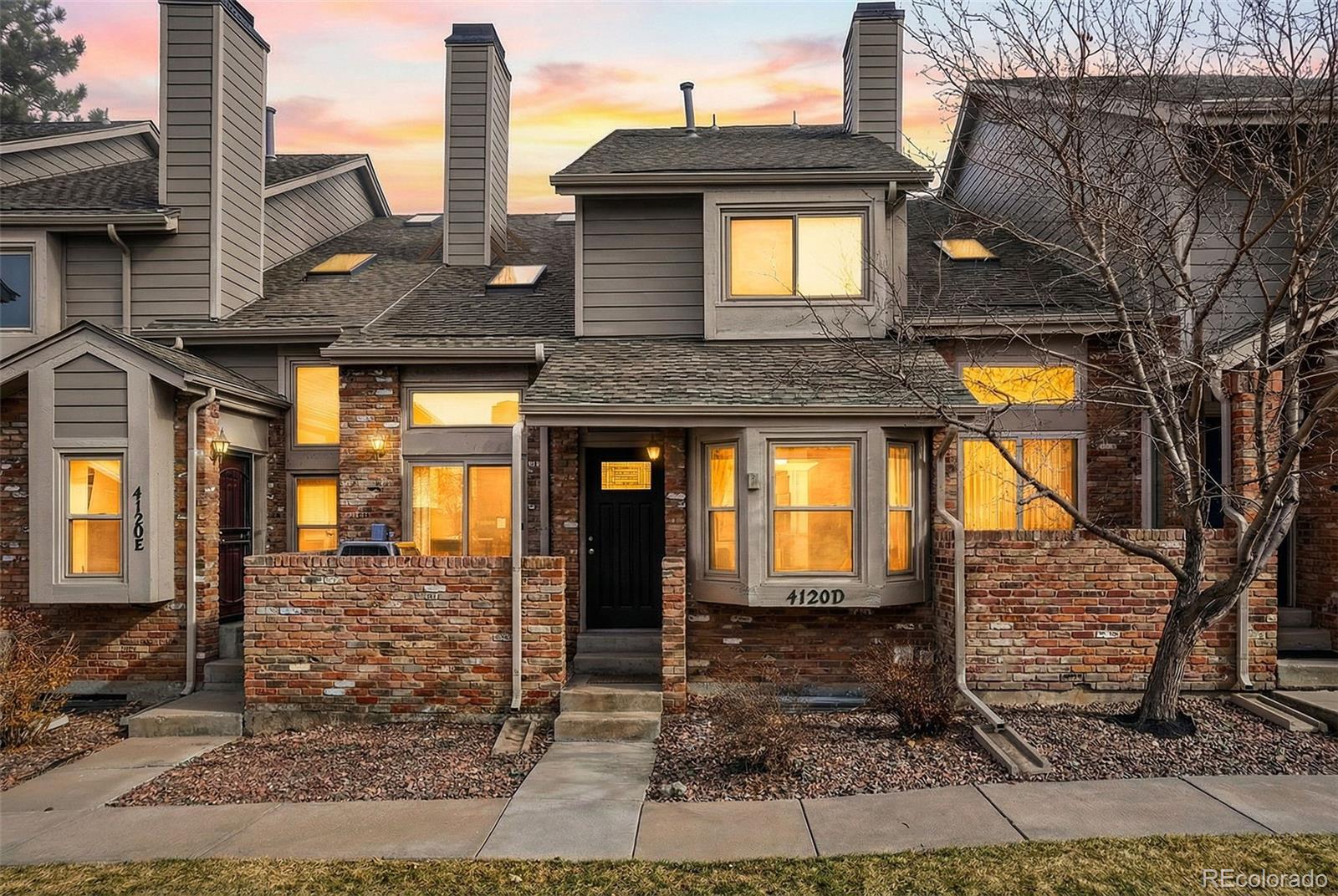 4120 s evanston circle, Aurora sold home. Closed on 2026-04-16 for $360,000.