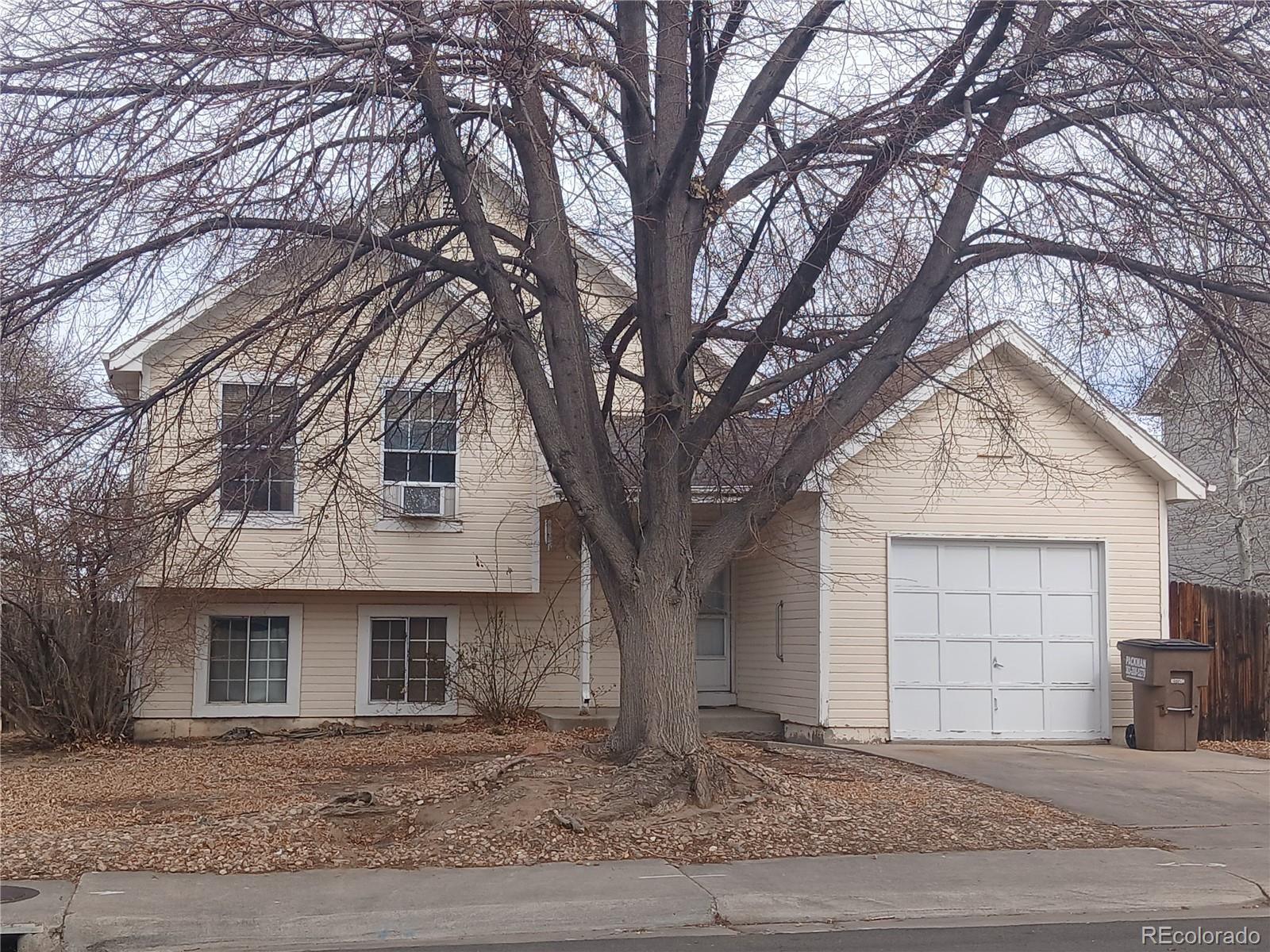 Summer Valley Aurora Home | MLS #: 88182934852 S Salida Court, Aurora Beds: 3 Baths: 2 Price: $255,000