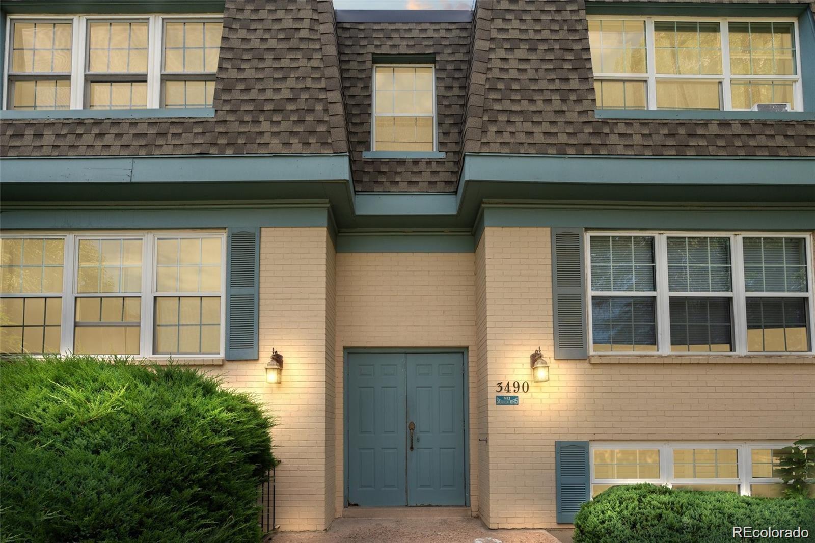 Hampden Court Denver Condo / Townhome | MLS #: 35162493490 S Akron Street 1, Denver Beds: 2 Baths: 2 Price: $225,000