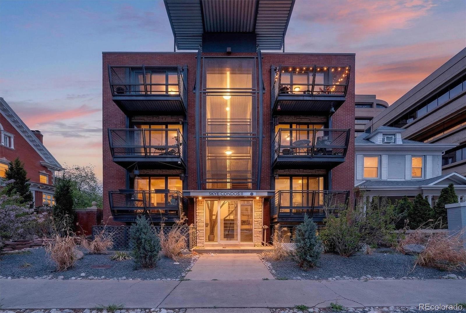  Denver Condo / Townhome | MLS #: 72632031336 N Logan Street 401, Denver Beds: 1 Baths: 1 Price: $197,000