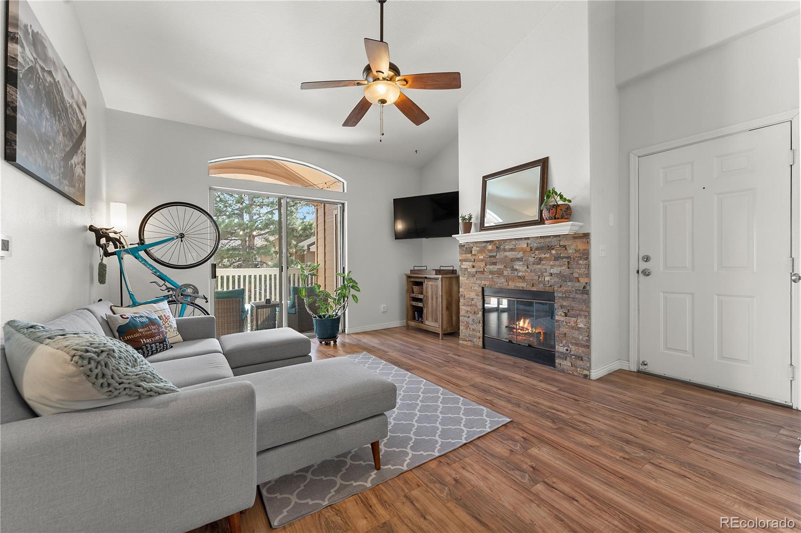 Littleton Condo / Townhome | MLS #: 78878781632 W Canal Circle 933, Littleton Beds: 1 Baths: 1 Price: $285,000