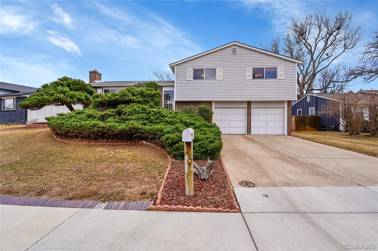 Woodland Valley Arvada Home | MLS #: 627228711622 W 71st Avenue, Arvada Beds: 3 Baths: 3 Price: $550,000