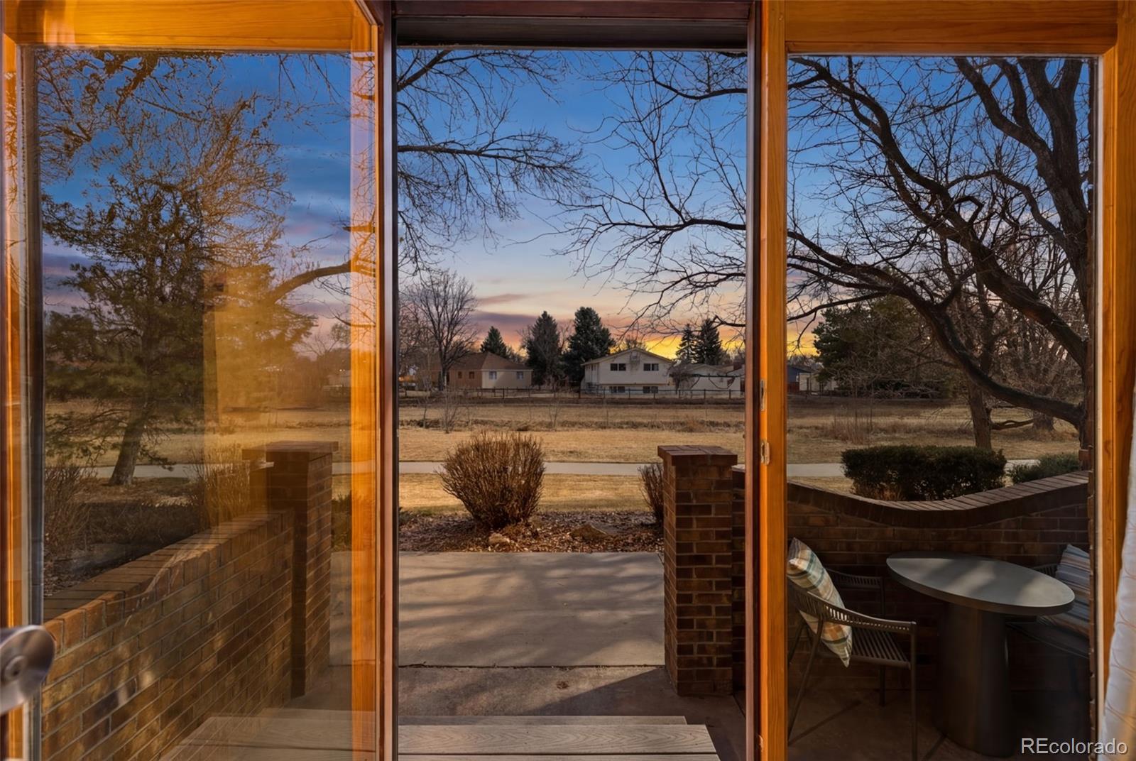  Arvada Condo / Townhome | MLS #: 358937911530 W 70th Place F, Arvada Beds: 2 Baths: 3 Price: $439,000