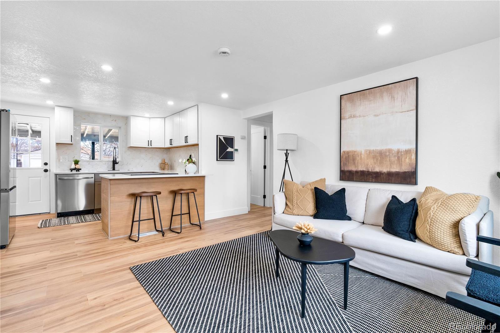 3311 oneida street, Denver sold home. Closed on 2026-04-01 for $500,000.