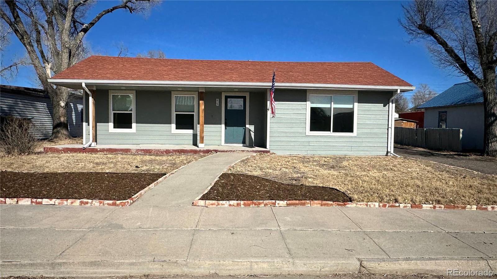 215  6th street, Hugo sold home. Closed on 2026-03-30 for $250,000.