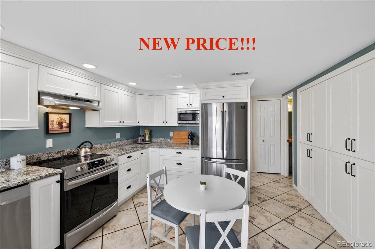 The Knolls Centennial Condo / Townhome | MLS #: 19862776937 S Knolls Way , Centennial Beds: 3 Baths: 2 Price: $444,900