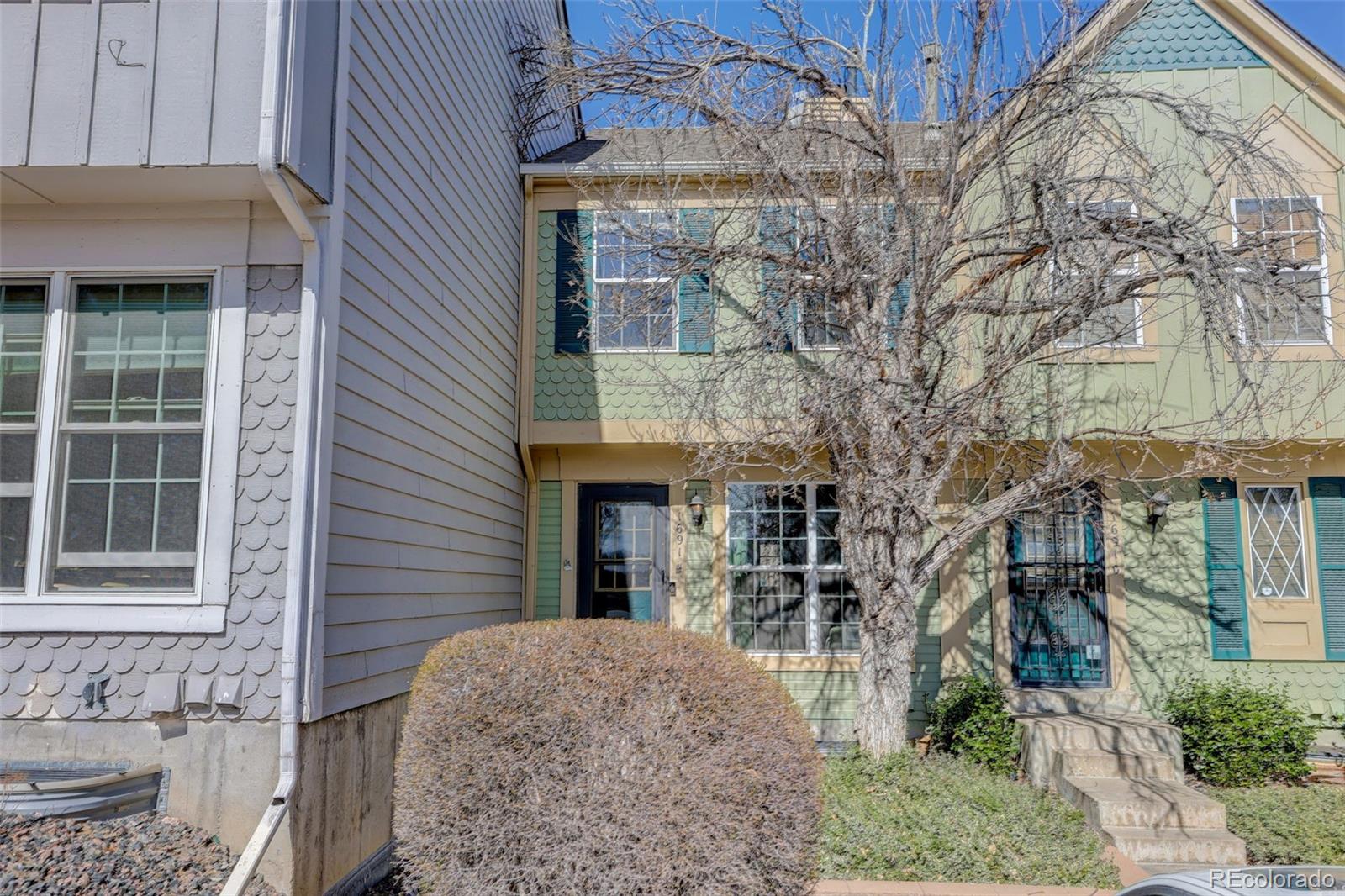 1691 s idalia circle, Aurora sold home. Closed on 2026-04-30 for $335,000.