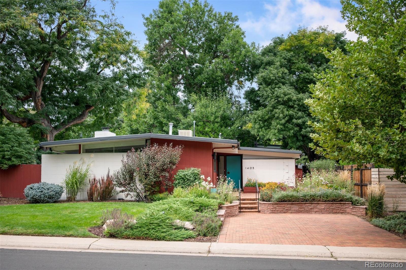 Krisana Park Denver Home | MLS #: 51937591405 S Elm Street, Denver Beds: 3 Baths: 2 Price: $895,000