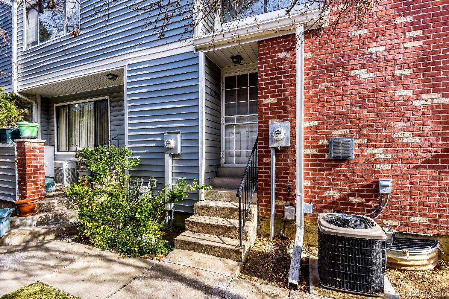  Aurora Condo / Townhome | MLS #: 160195511750 E Cedar Avenue , Aurora Beds: 1 Baths: 1 Price: $210,000