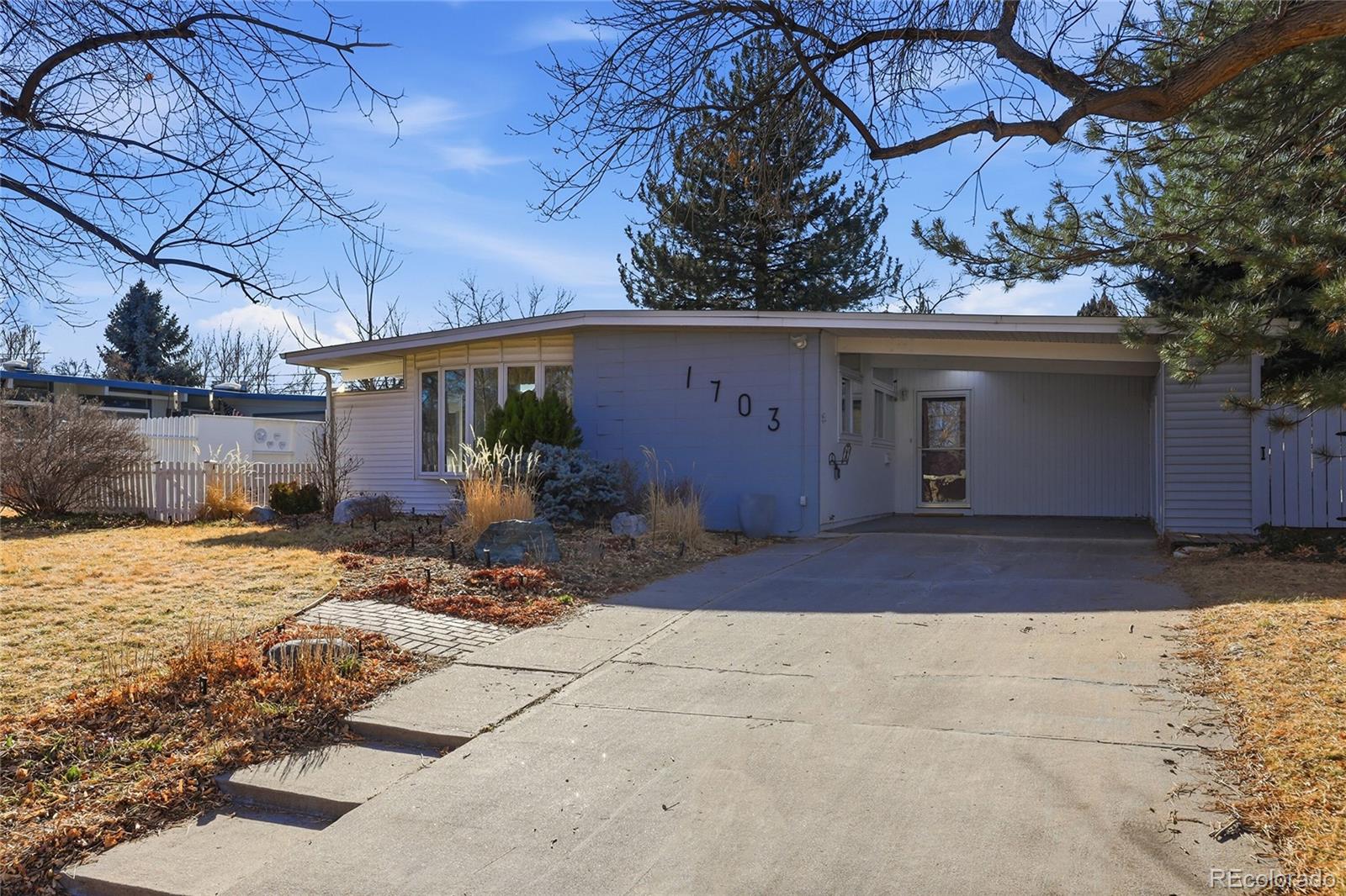 1703 s ivy street, Denver sold home. Closed on 2026-05-29 for $647,500.