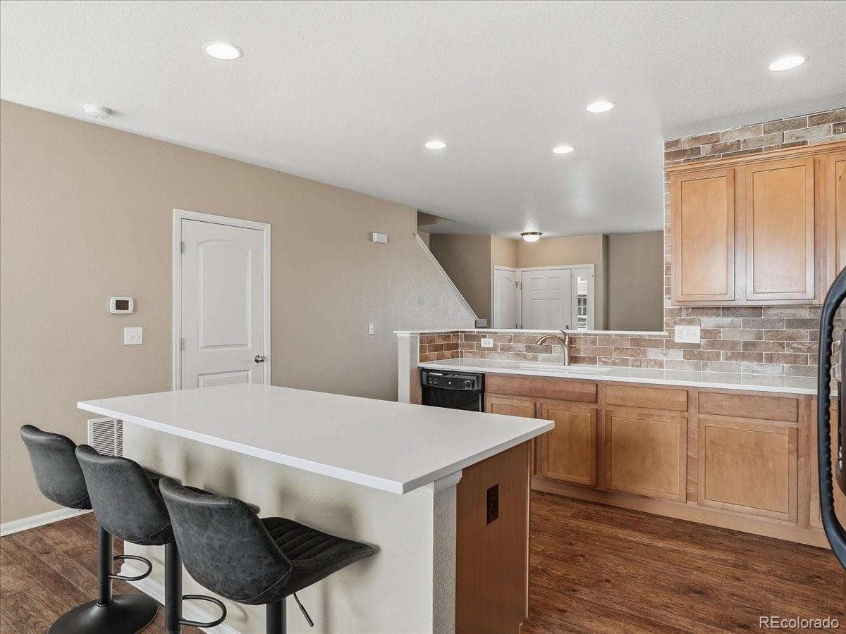 Windshire Park Windsor Home | MLS #: 59582261557  Edenbridge Drive, Windsor Beds: 4 Baths: 3 Price: $525,000