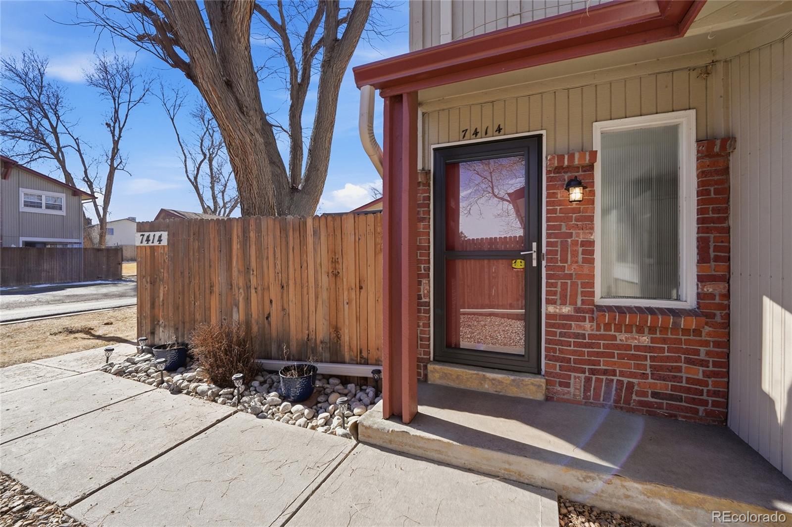 Columbine Littleton Home | MLS #: 33371237414 W Roxbury Place, Littleton Beds: 4 Baths: 4 Price: $450,000