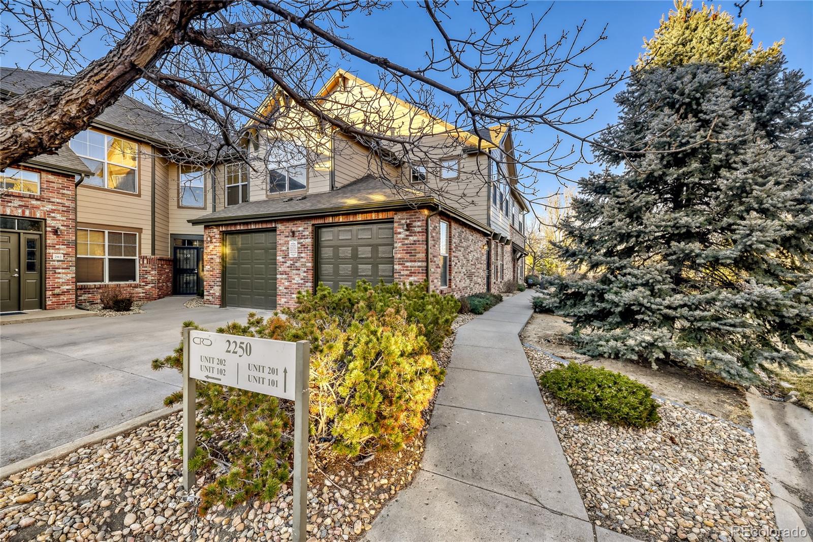 2250 s vaughn way, Aurora sold home. Closed on 2026-04-02 for $387,500.