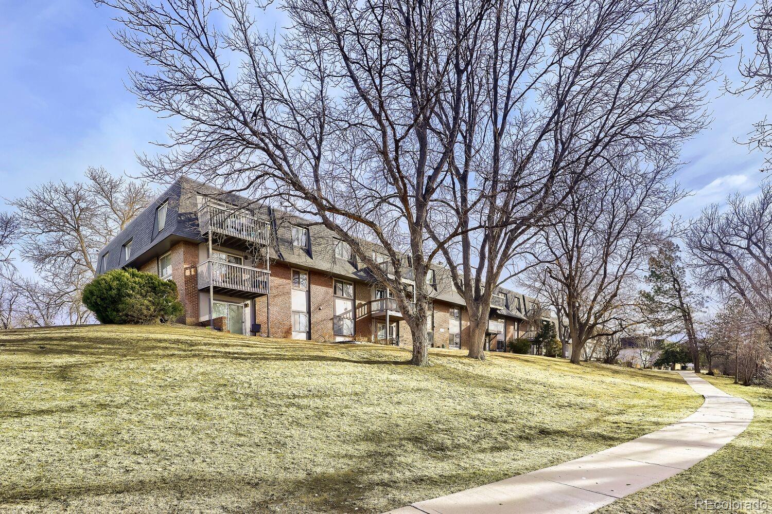 280 e highline circle, Centennial sold home. Closed on 2026-04-30 for $160,000.