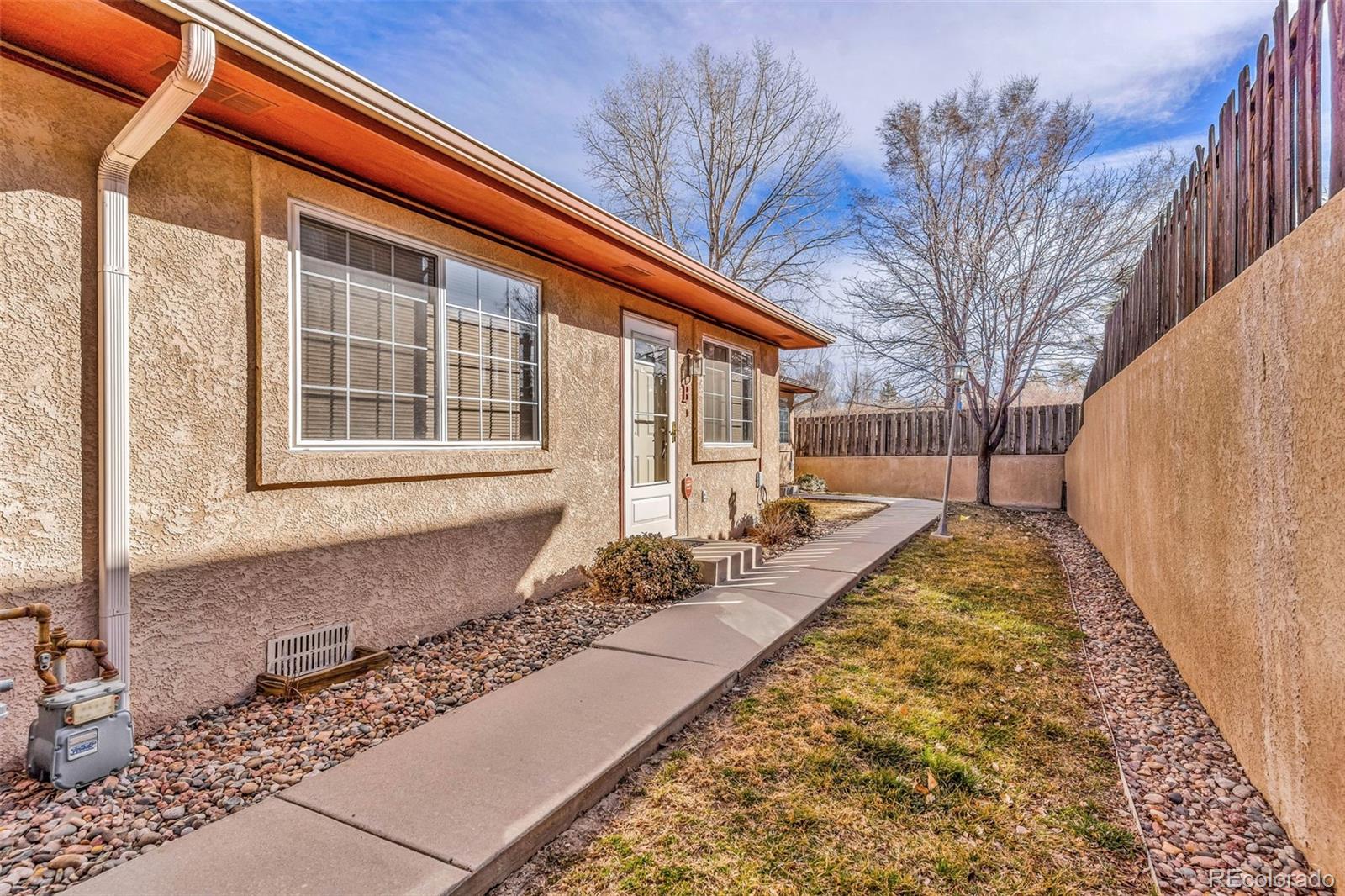  Pueblo Home | MLS #: 58553471512 E 21st Street, Pueblo Beds: 2 Baths: 2 Price: $199,900