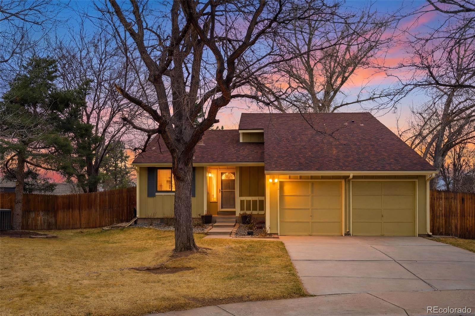 Ken Caryl Ranch Littleton Home | MLS #: 825950711643  Hornsilver Mountain, Littleton Beds: 3 Baths: 2 Price: $615,000
