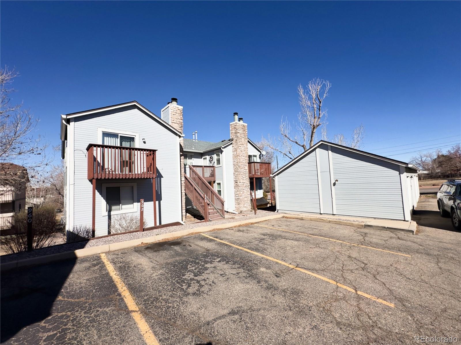  Lakewood Condo / Townhome | MLS #: 8659397962 S Yukon Street , Lakewood Beds: 2 Baths: 1 Price: $299,000