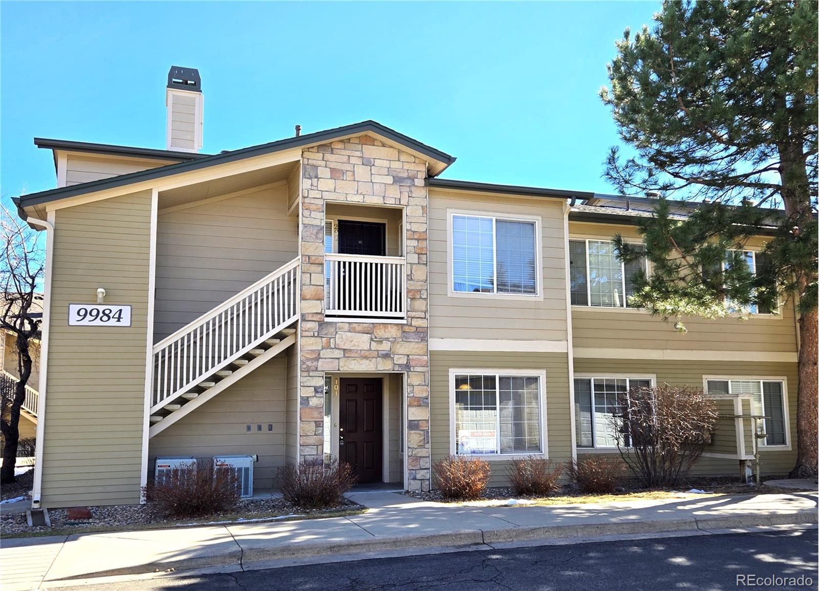  Aurora Condo / Townhome | MLS #: 97165269984 E Carolina Circle 101, Aurora Beds: 2 Baths: 2 Price: $277,000