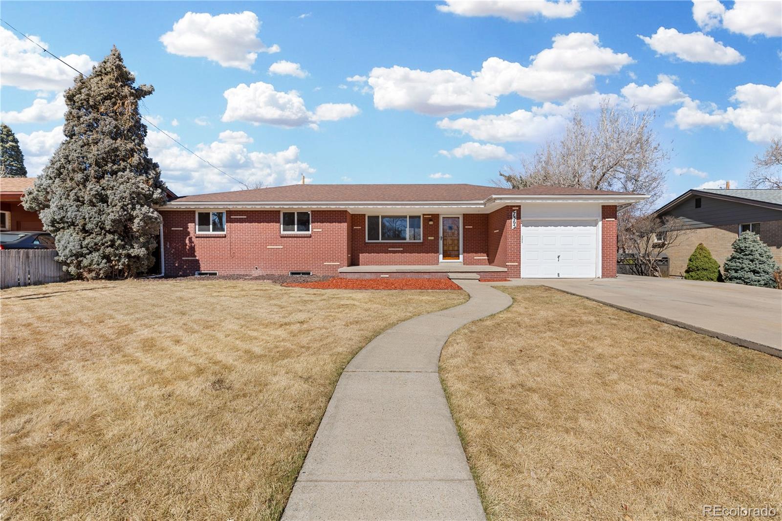 Calahan Lakewood Home | MLS #: 44101617365 W Colorado Drive, Lakewood Beds: 5 Baths: 3 Price: $540,000