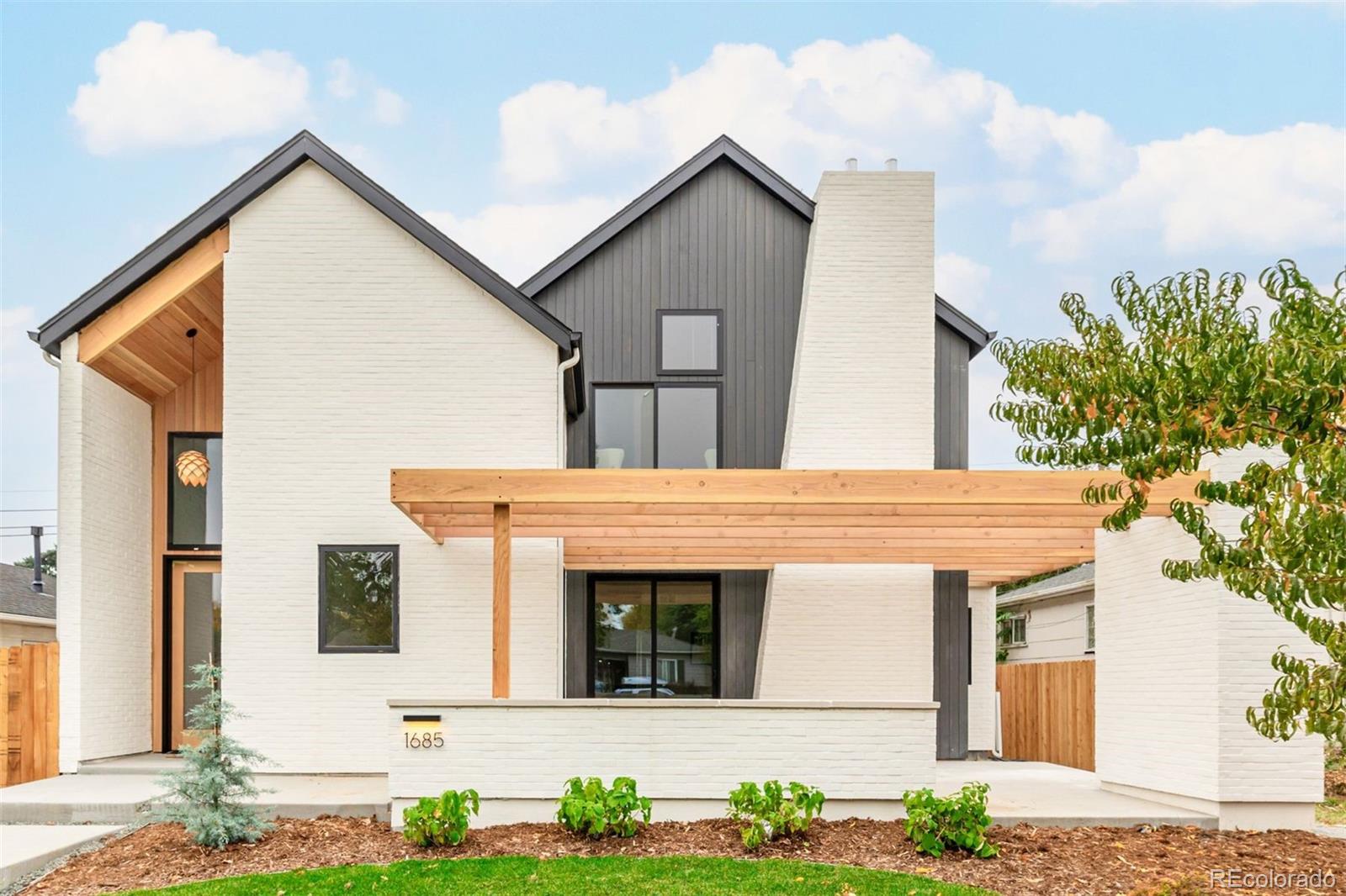 1685 s milwaukee street, Denver sold home. Closed on 2026-06-04 for $1,761,000.