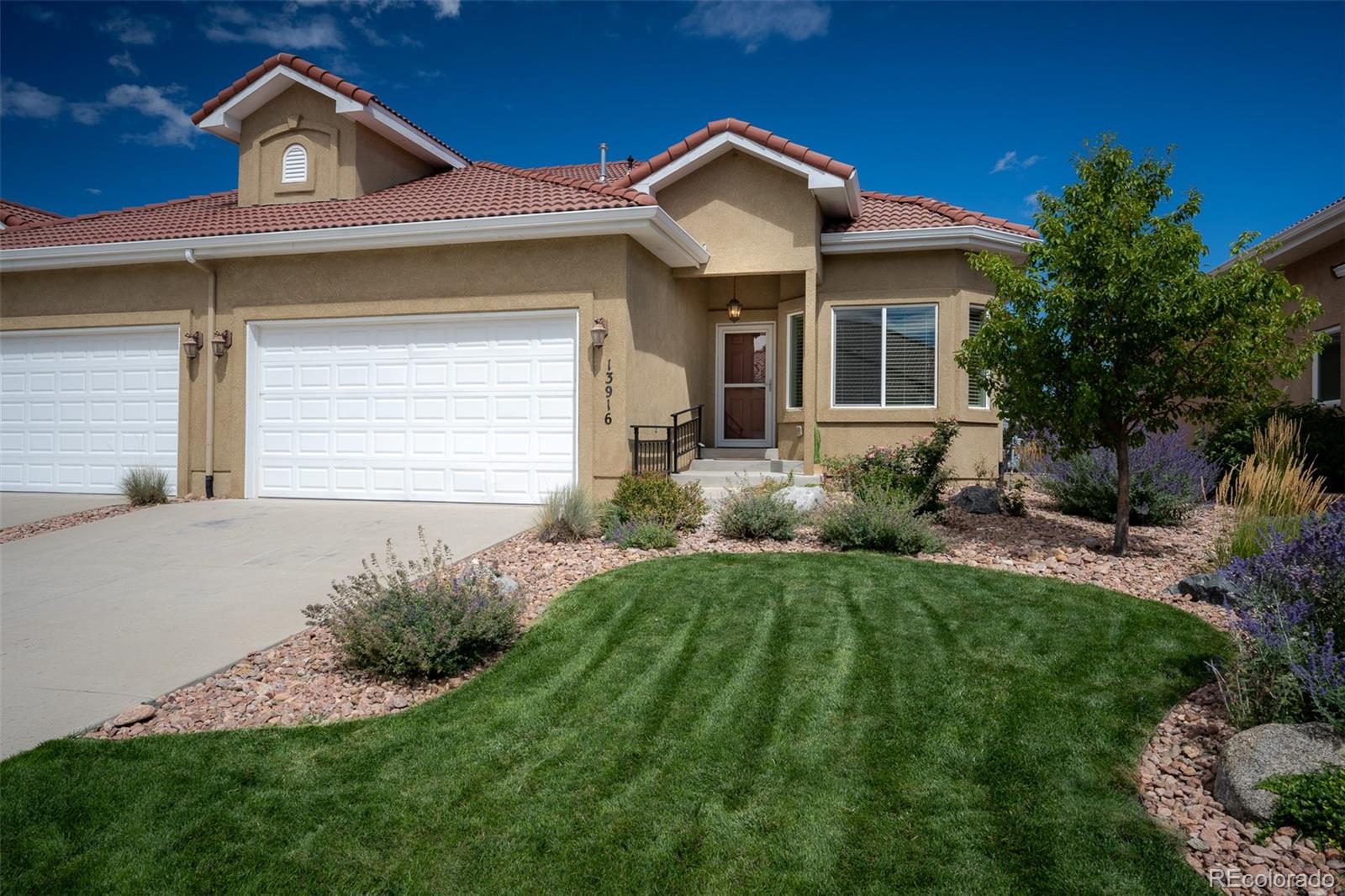  Colorado Springs Condo / Townhome | MLS #: 780954713916  Paradise Villas Grove , Colorado Springs Beds: 4 Baths: 3 Price: $548,900