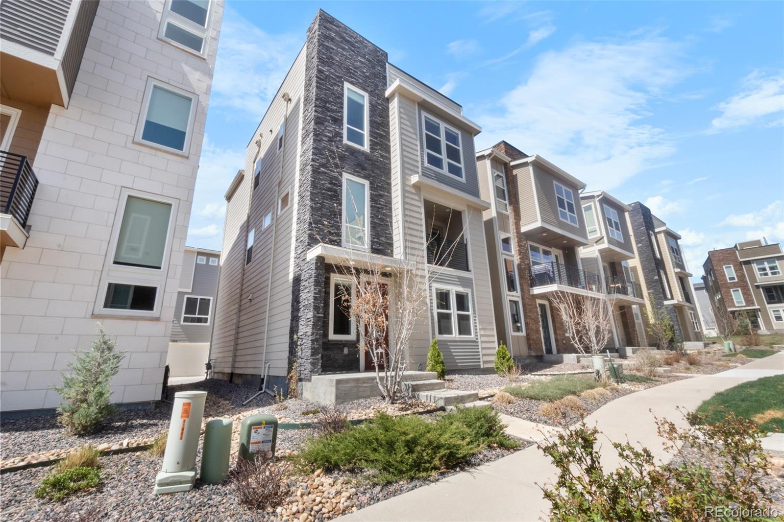  Broomfield Home | MLS #: 318918911918  Mountview Lane, Broomfield Beds: 3 Baths: 3 Price: $600,000