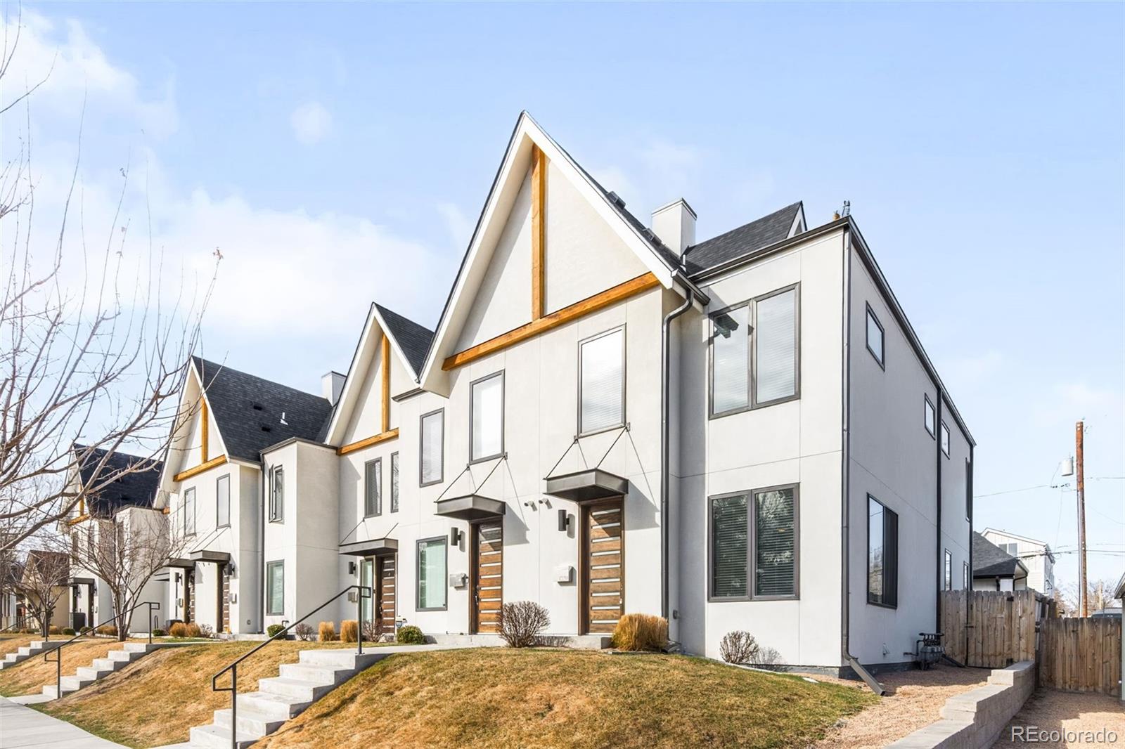 1039  julian street, Denver sold home. Closed on 2026-05-22 for $645,442.
