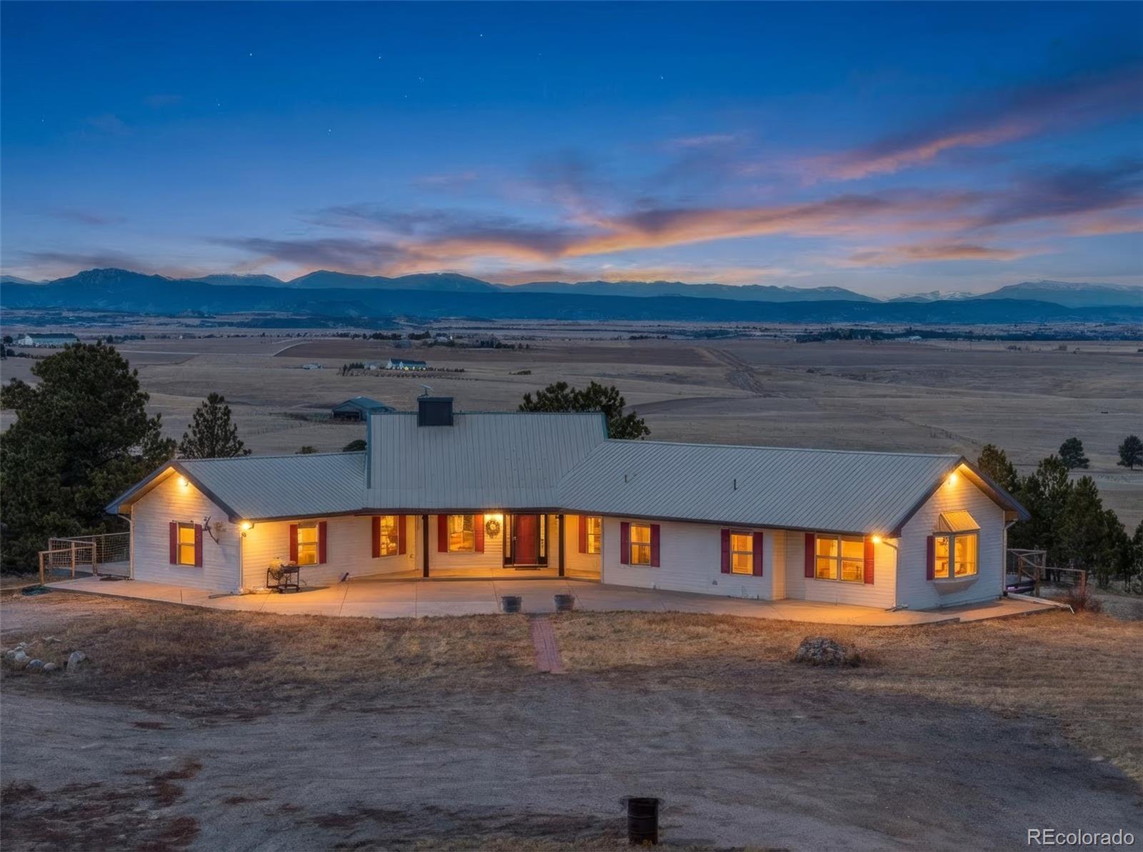  Elizabeth Home | MLS #: 476611430999  Kootney Street, Elizabeth Beds: 5 Baths: 5 Price: $1,200,000