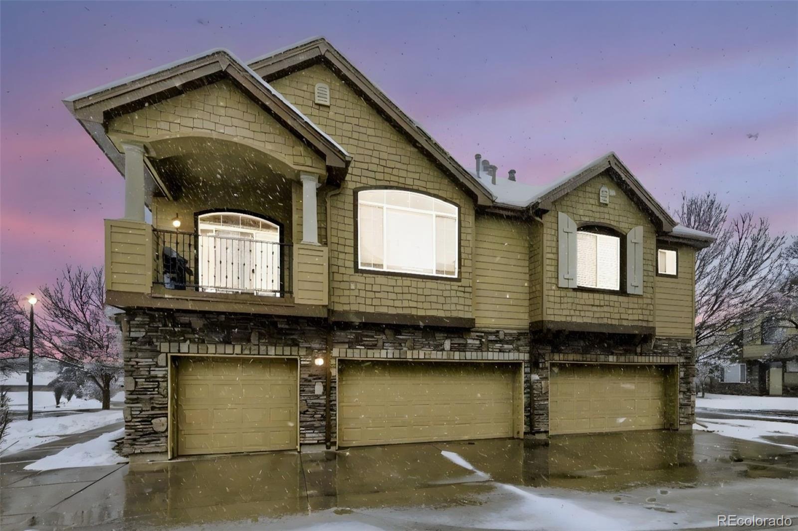 Lakeview Lakewood Condo / Townhome | MLS #: 52752029972 W Jewell Avenue B, Lakewood Beds: 2 Baths: 3 Price: $448,000