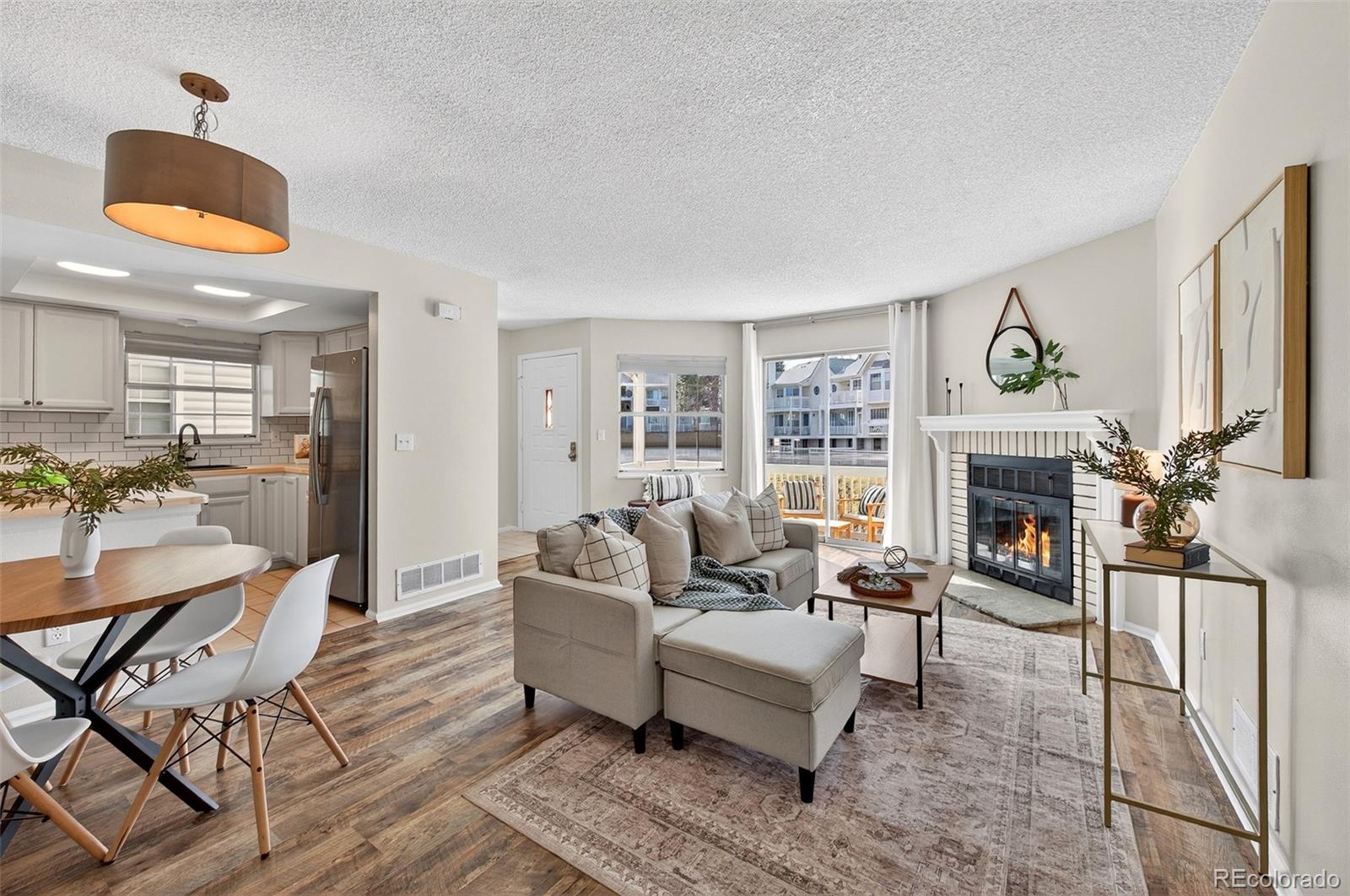  Aurora Condo / Townhome | MLS #: 820192412523 E Pacific Circle E, Aurora Beds: 1 Baths: 1 Price: $264,900