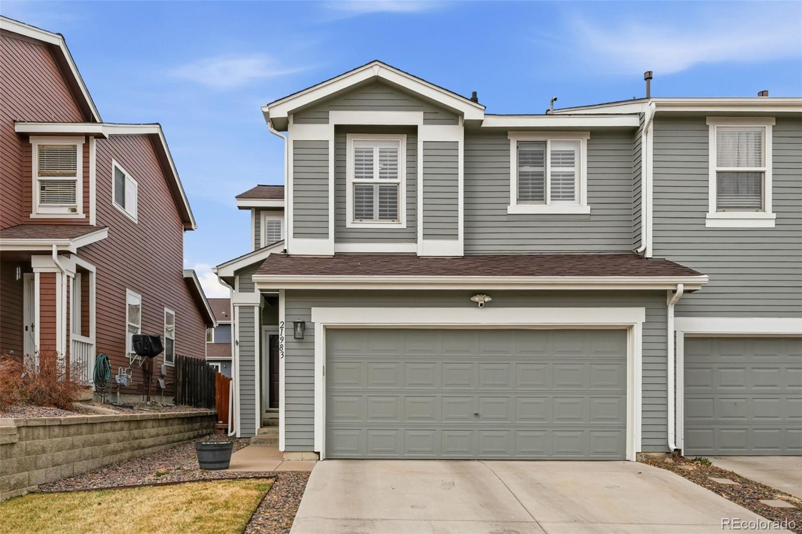21983 e crestline lane, Aurora sold home. Closed on 2026-04-21 for $433,000.