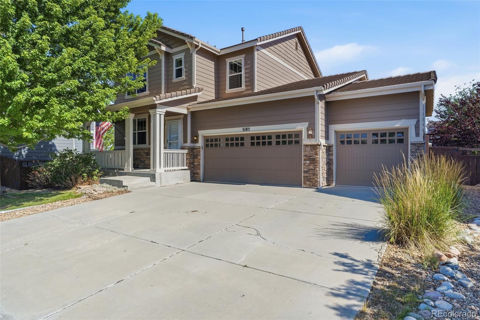  Castle Rock Home | MLS #: 29651105185  Lemon Grass Place, Castle Rock Beds: 5 Baths: 4 Price: $700,000