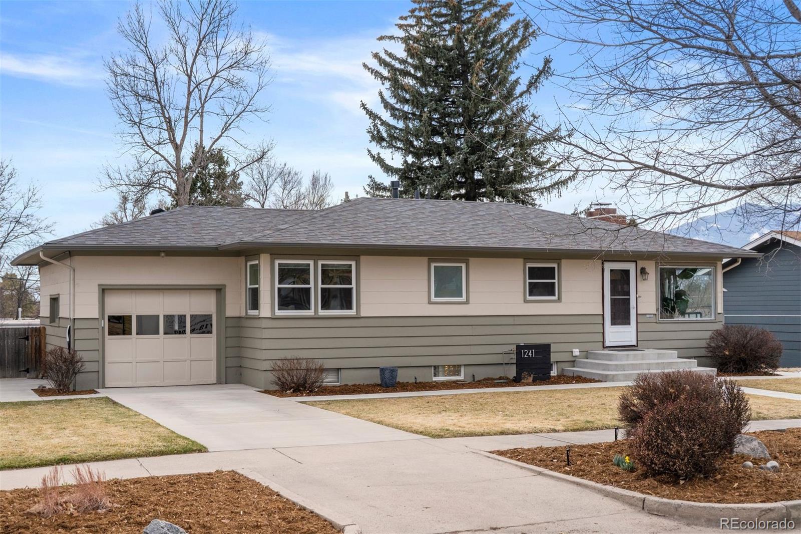 Golf Club Colorado Springs Home | MLS #: 19154781241 E Monroe Street, Colorado Springs Beds: 3 Baths: 2 Price: $585,000