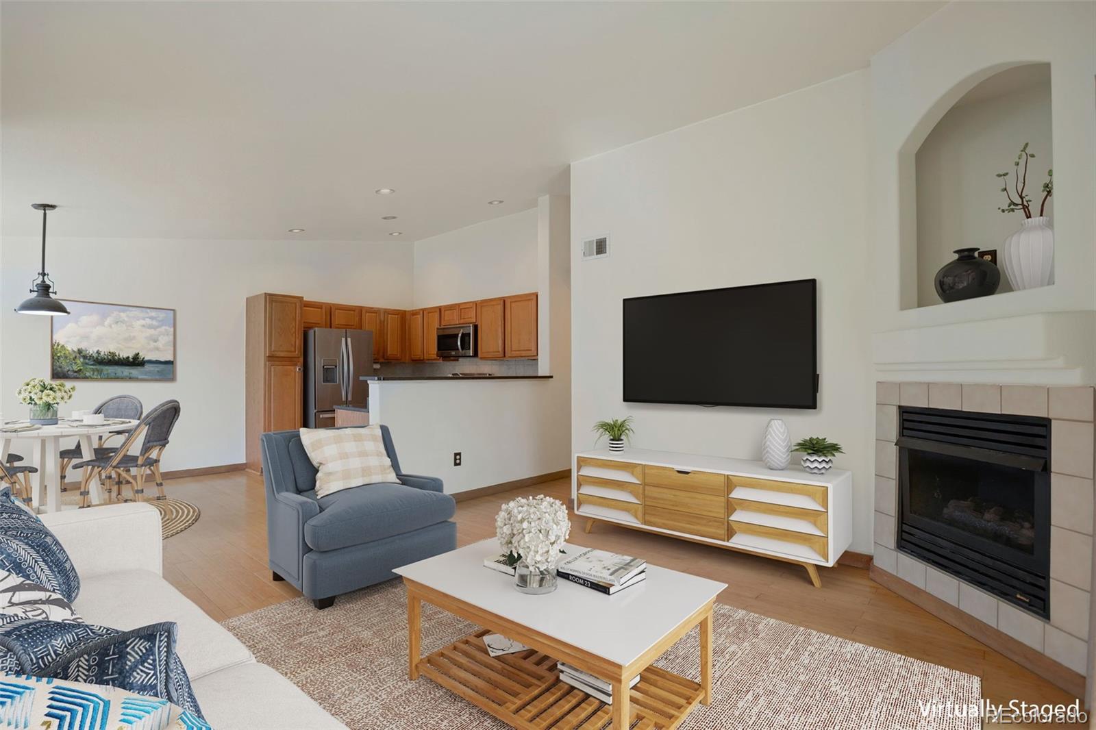  Aurora Condo / Townhome | MLS #: 615013610091 E Carolina Drive 202, Aurora Beds: 2 Baths: 2 Price: $275,000