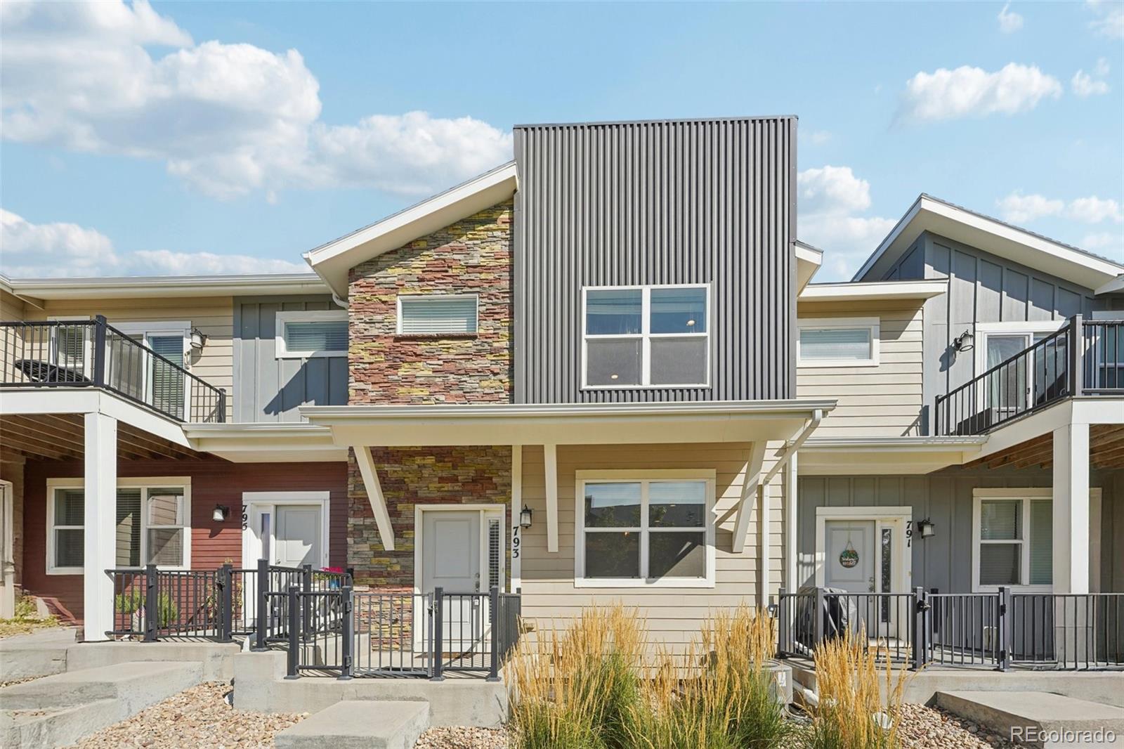  Longmont Home | MLS #: 4319112793  Robert Street, Longmont Beds: 3 Baths: 4 Price: $490,000