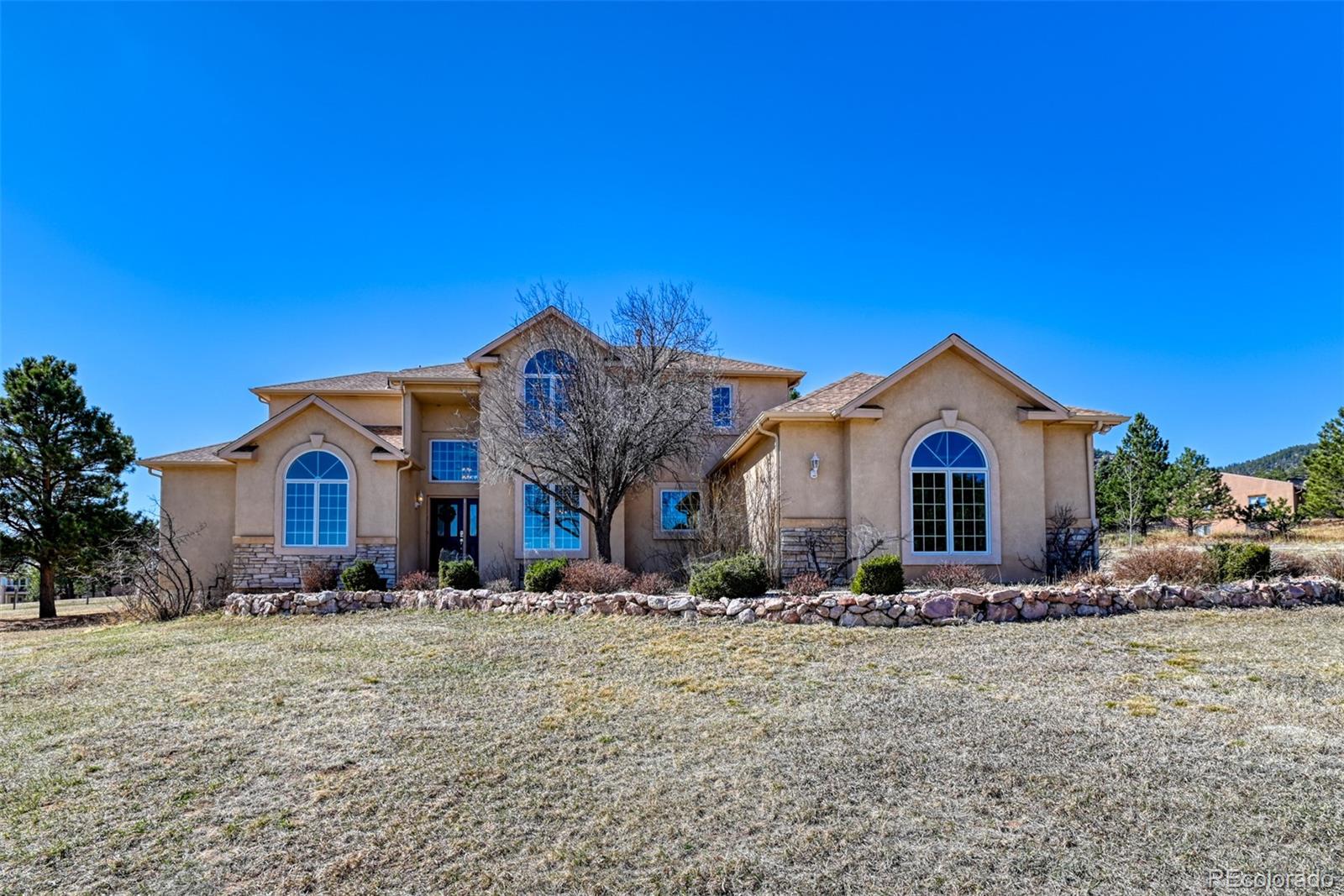 772 douglas avenue, Palmer Lake sold home. Closed on 2026-04-28 for $940,000.