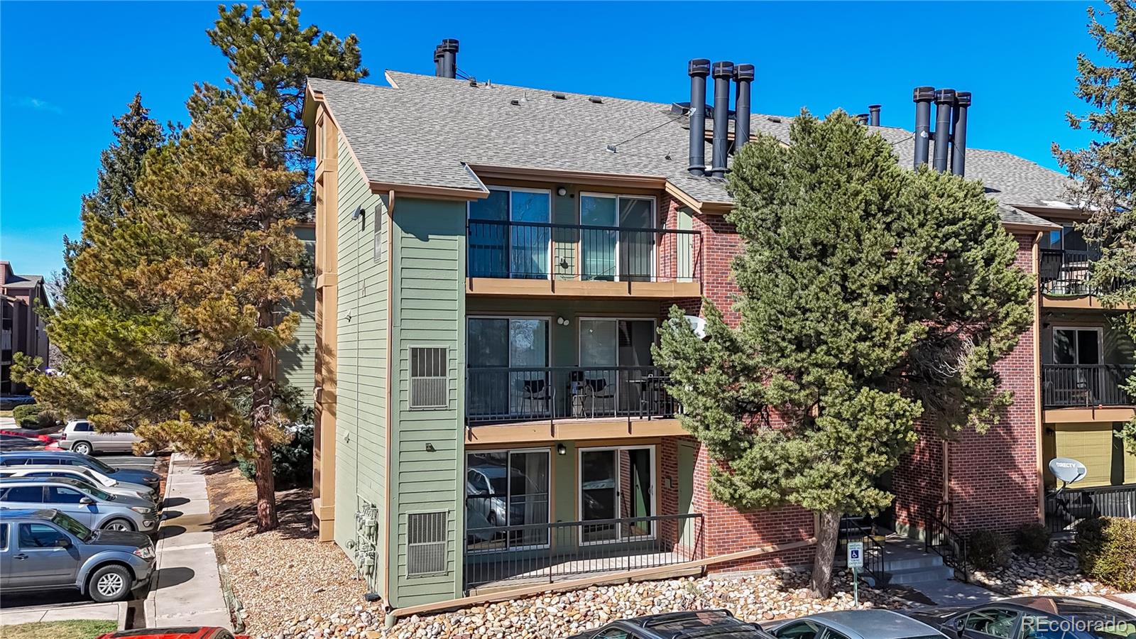 Chestnut Littleton Condo / Townhome | MLS #: 50098534899 S Dudley Street 4A, Littleton Beds: 2 Baths: 1 Price: $245,000