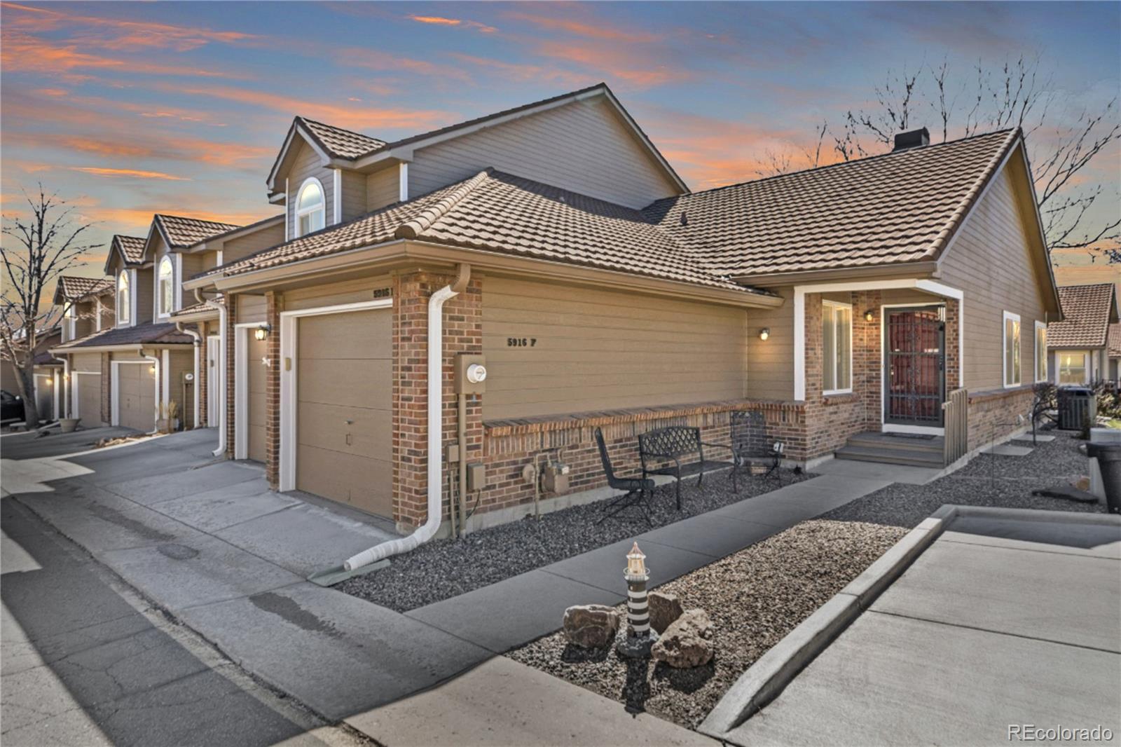  Littleton Condo / Townhome | MLS #: 98854145916 S Jellison Street F, Littleton Beds: 2 Baths: 2 Price: $440,000