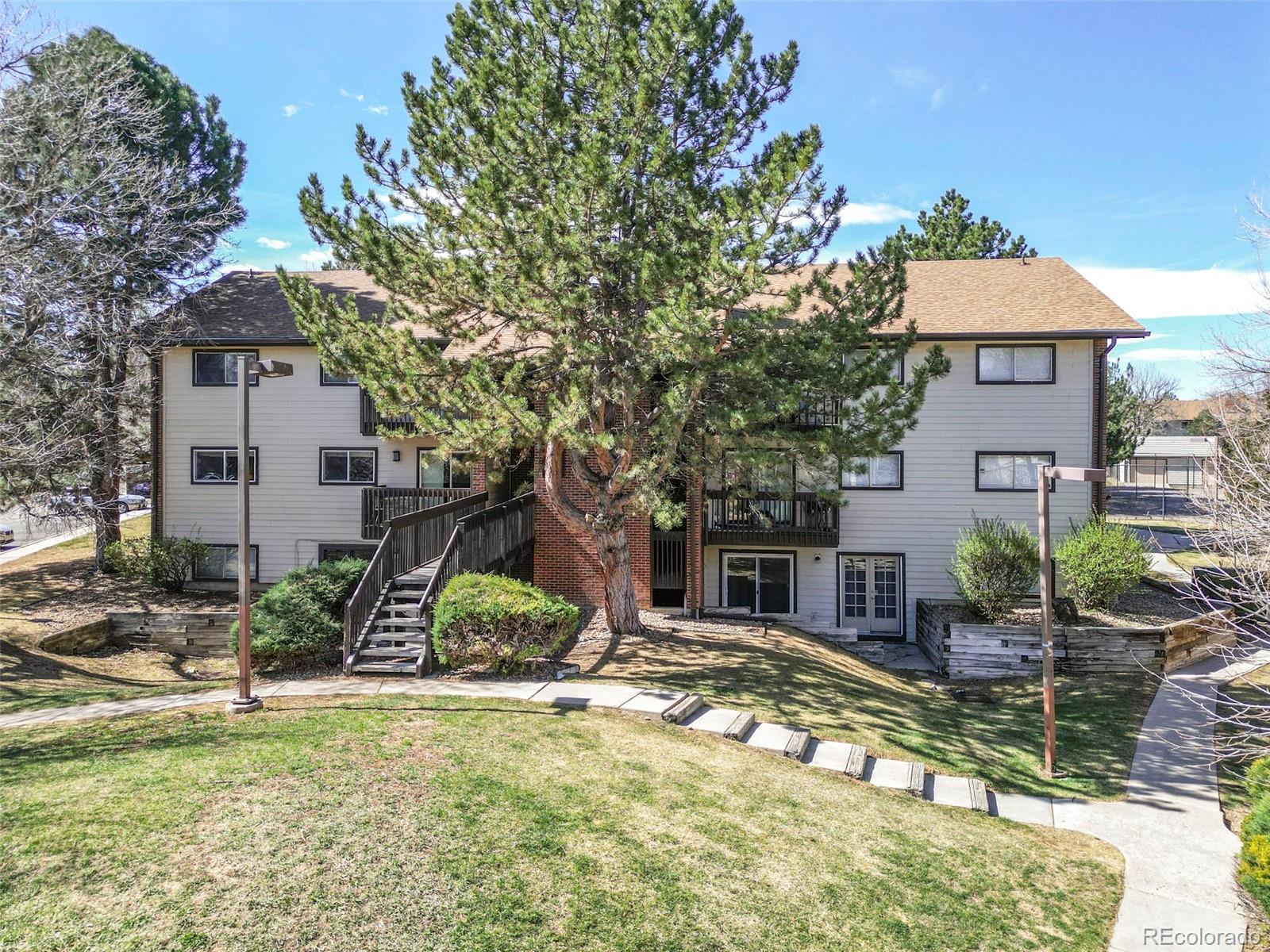 Red Sky Aurora Condo / Townhome | MLS #: 910602614704 E 2nd Avenue 210E, Aurora Beds: 2 Baths: 2 Price: $209,000