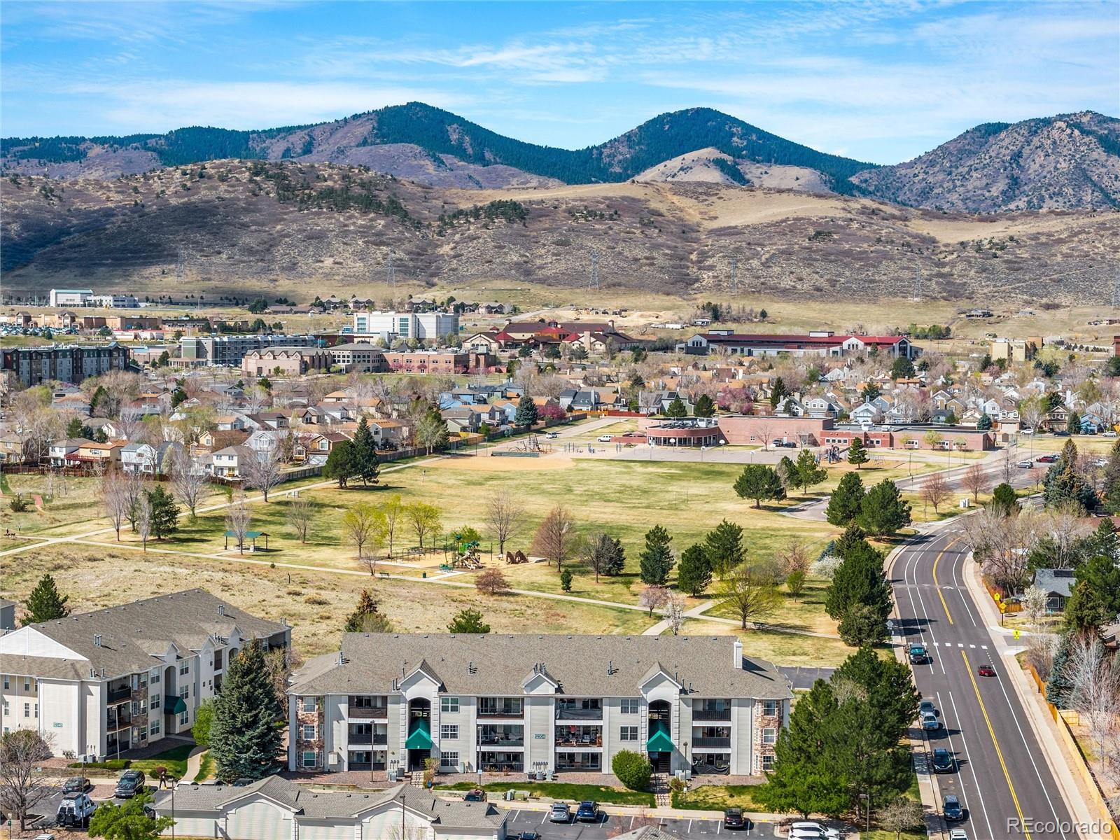 Cambridge Commons Littleton Condo / Townhome | MLS #: 363378812304 W Cross Drive 103, Littleton Beds: 2 Baths: 2 Price: $299,900