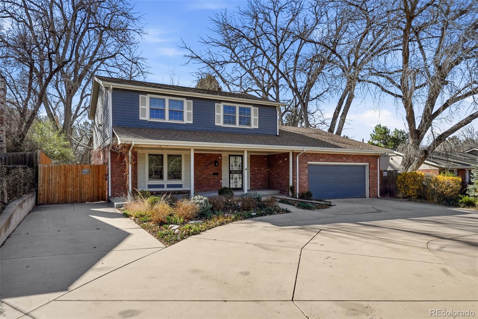 2541 s monaco parkway, Denver sold home. Closed on 2026-04-30 for $713,000.