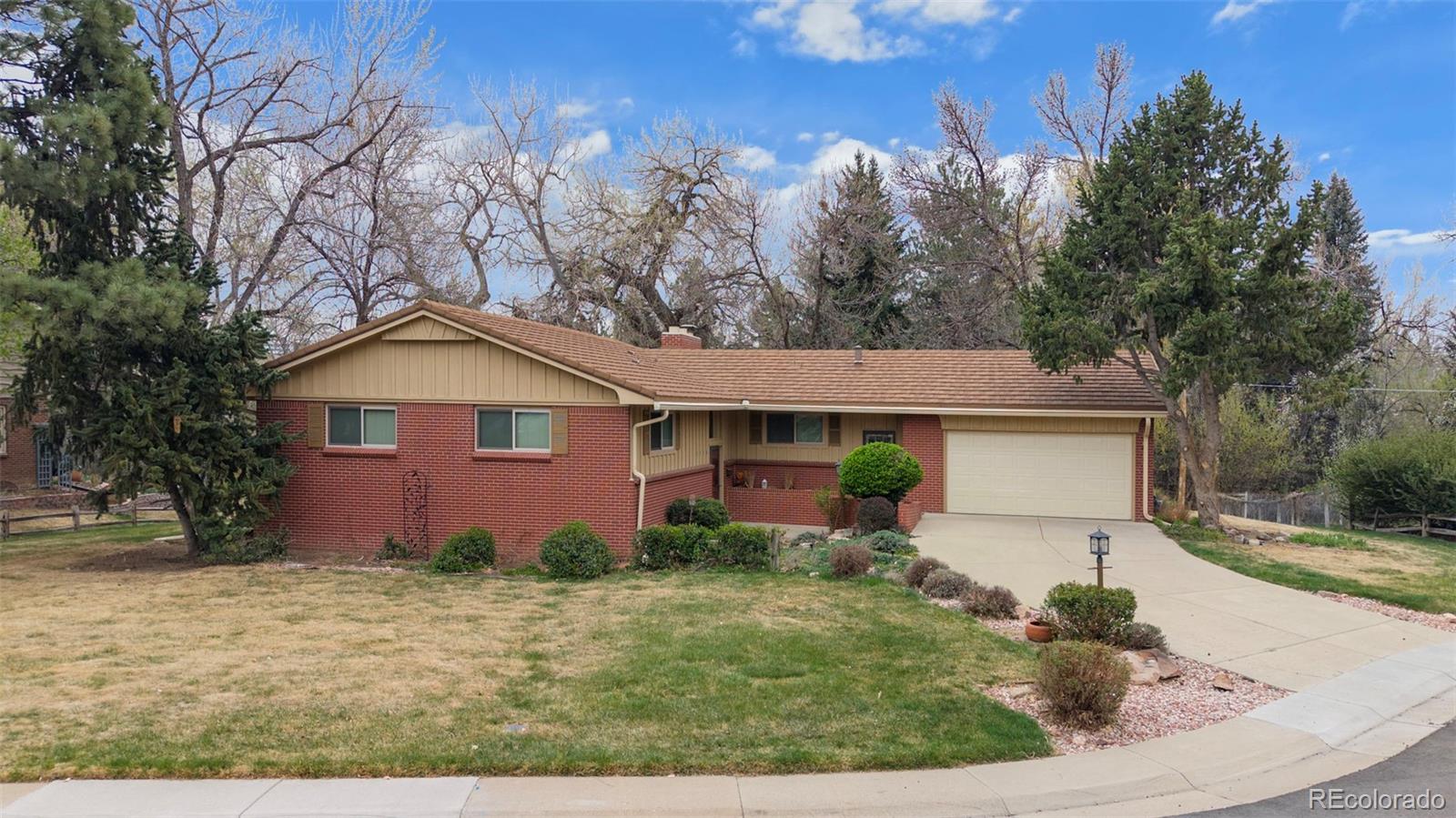 1520 arbutus court, Golden sold home. Closed on 2026-04-20 for $917,000.