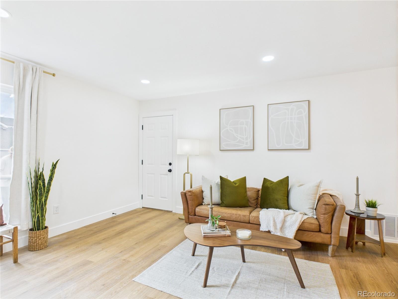 Southglenn Commons Littleton Condo / Townhome | MLS #: 54783977205 S Gaylord Street G, Littleton Beds: 2 Baths: 1 Price: $298,000