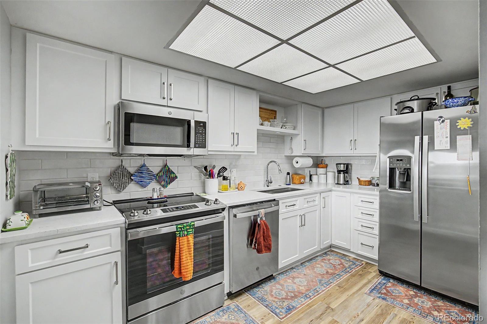 Heather Gardens Aurora Condo / Townhome | MLS #: 678137714001 E Marina Drive 603, Aurora Beds: 2 Baths: 2 Price: $295,500