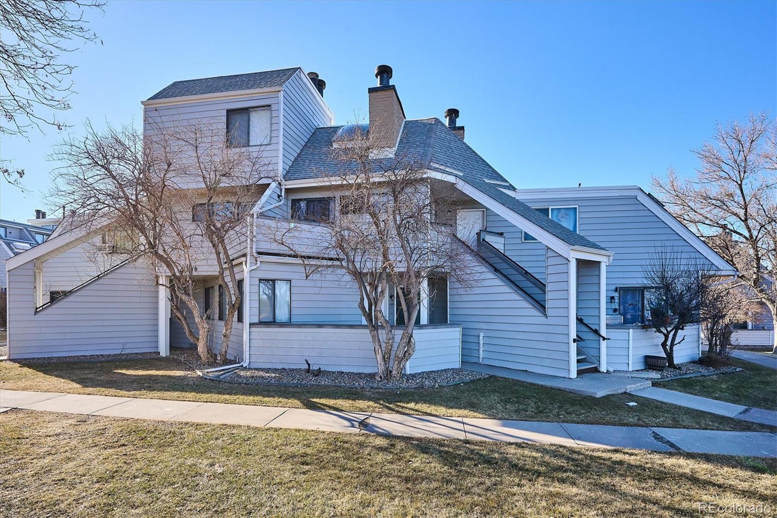 Windcreek Aurora Condo / Townhome | MLS #: 738393717050 E Ford Drive 102, Aurora Beds: 2 Baths: 1 Price: $185,000