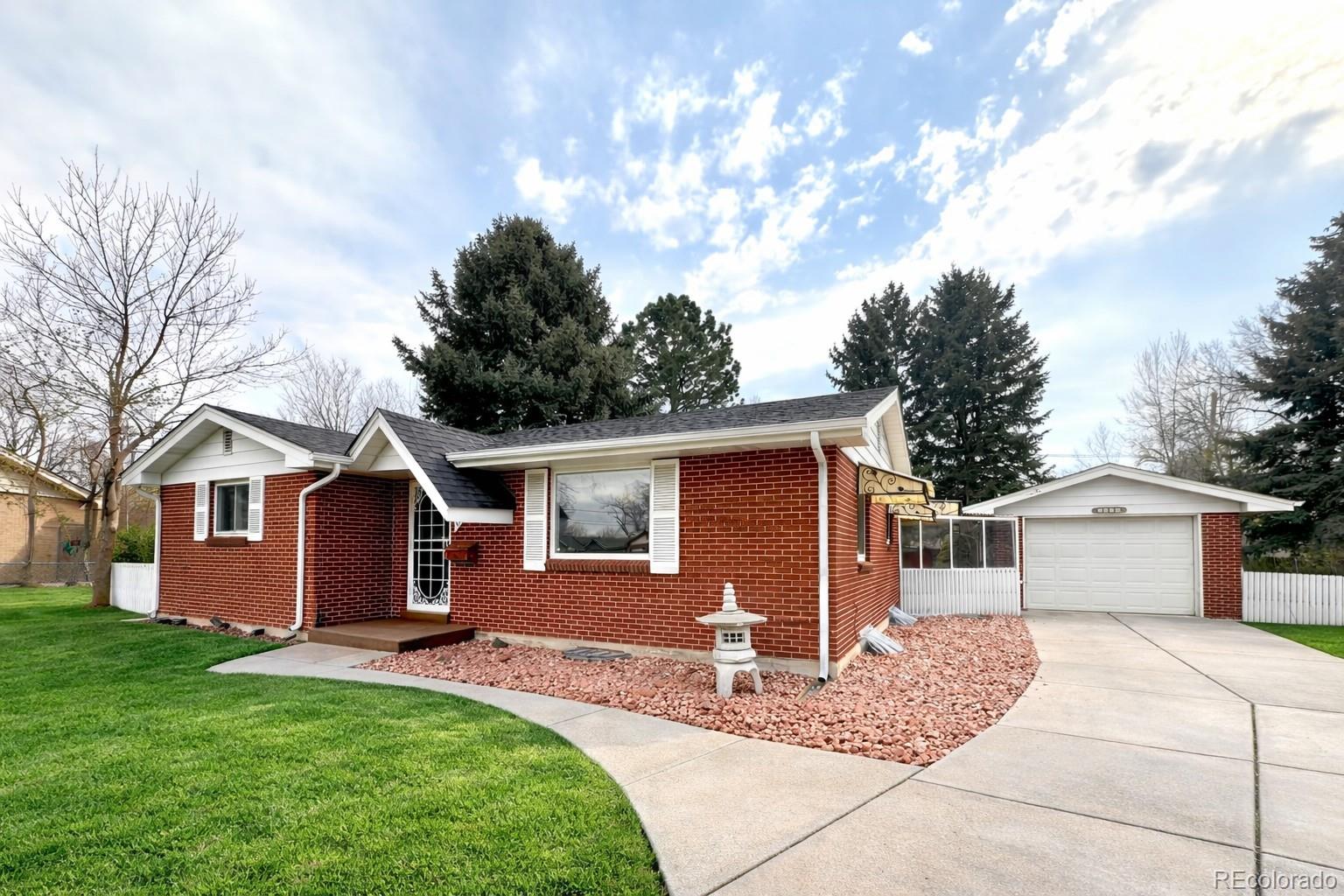 Cloverdale Lakewood Home | MLS #: 55780681293 S Marshall Court, Lakewood Beds: 3 Baths: 2 Price: $480,000