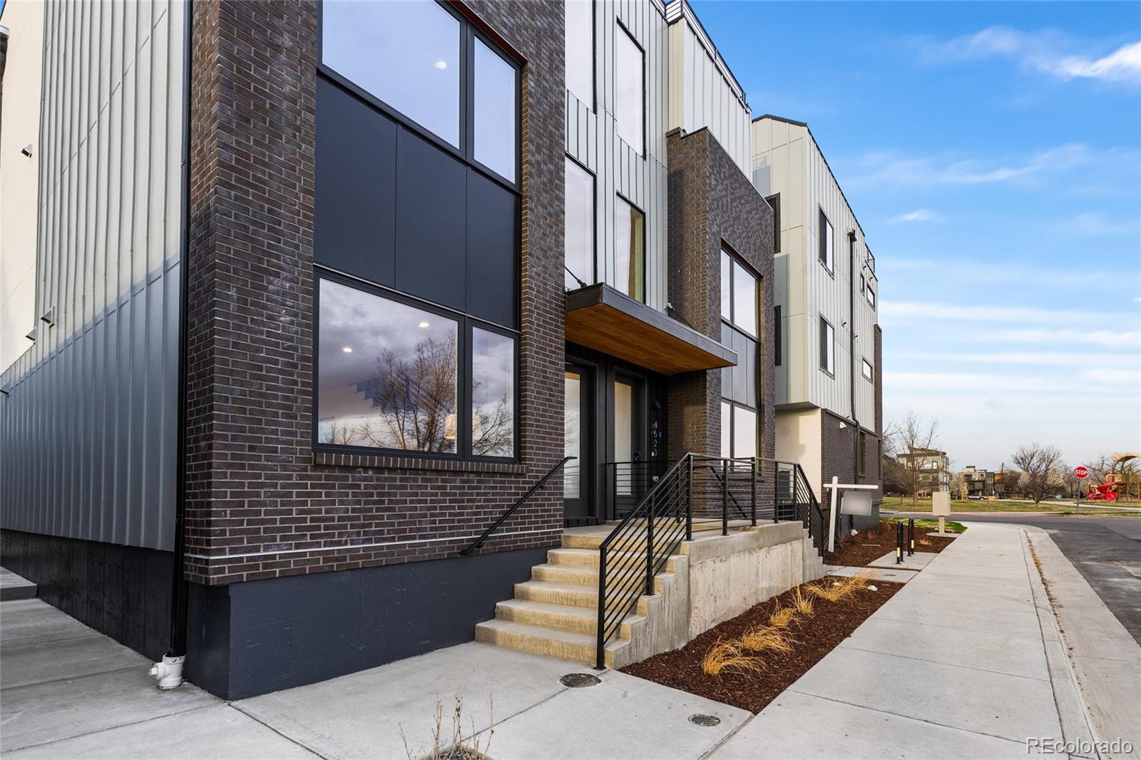  Denver Home | MLS #: 53458964527 W Wells Place, Denver Beds: 3 Baths: 3 Price: $749,000